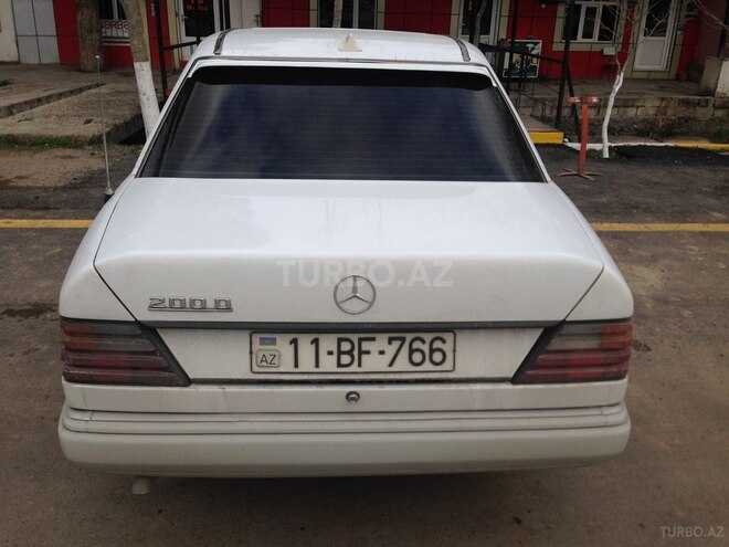 Mercedes E 200 1993, 427,854 km - 2.0 l - Beyləqan