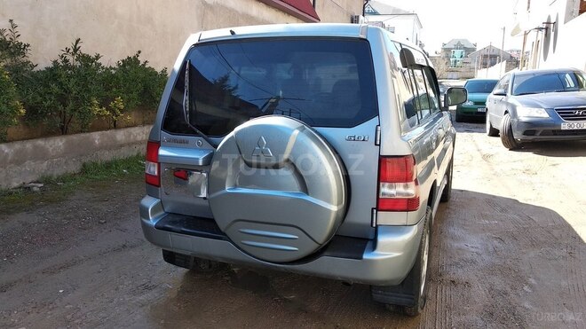 Mitsubishi Pajero io 2001, 275,000 km - 2.0 л - Bakı