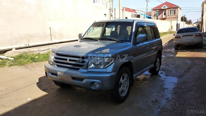 Mitsubishi Pajero io 2001, 275,000 km - 2.0 л - Bakı