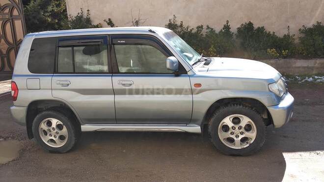 Mitsubishi Pajero io 2001, 275,000 km - 2.0 л - Bakı