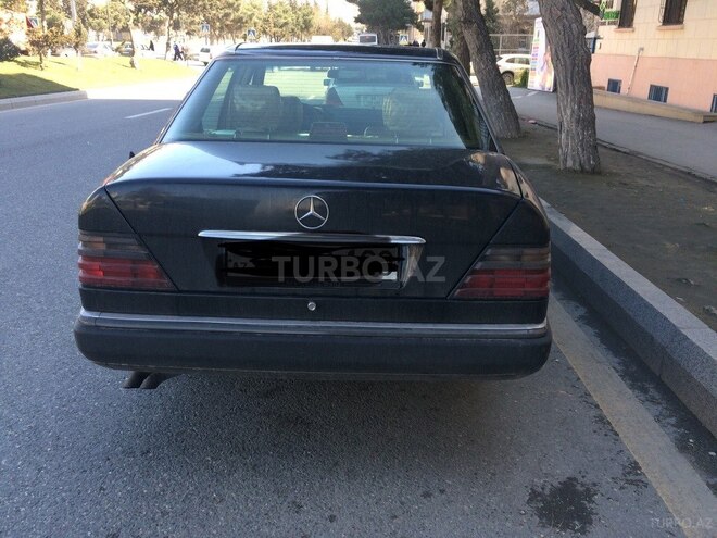 Mercedes E 280 1993, 325,600 km - 2.8 л - Bakı