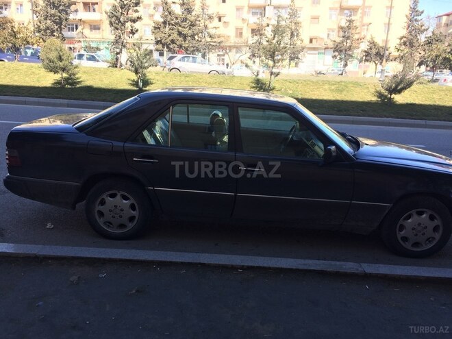 Mercedes E 280 1993, 325,600 km - 2.8 л - Bakı