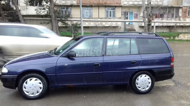 Opel Astra 1997, 258,000 km - 1.8 l - Bakı