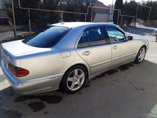 Mercedes E 320 2001, 256,806 km - 3.2 l - Bakı