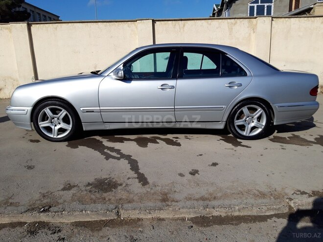 Mercedes E 320 2001, 256,806 km - 3.2 l - Bakı