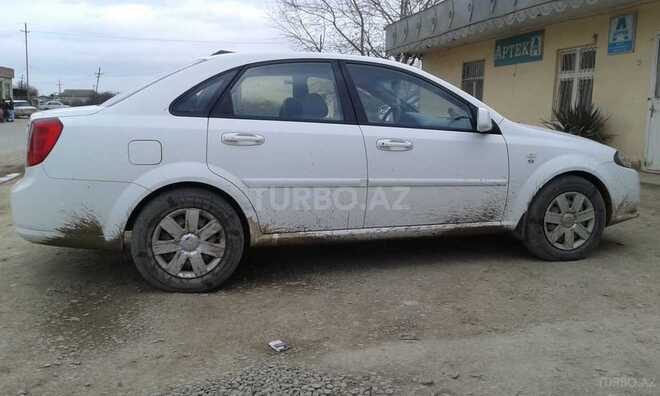 Daewoo Gentra 2015, 170,200 km - 1.6 l - Salyan