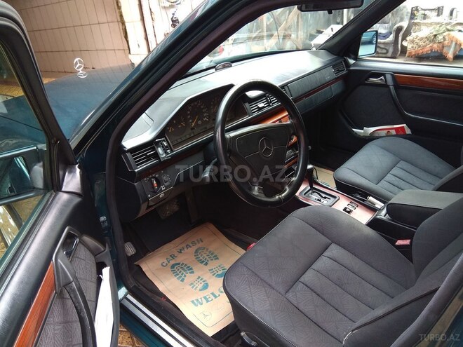 Mercedes E 200 1994, 317,000 km - 2.0 l - Bakı