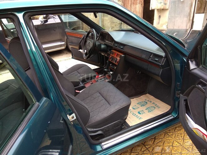 Mercedes E 200 1994, 317,000 km - 2.0 l - Bakı