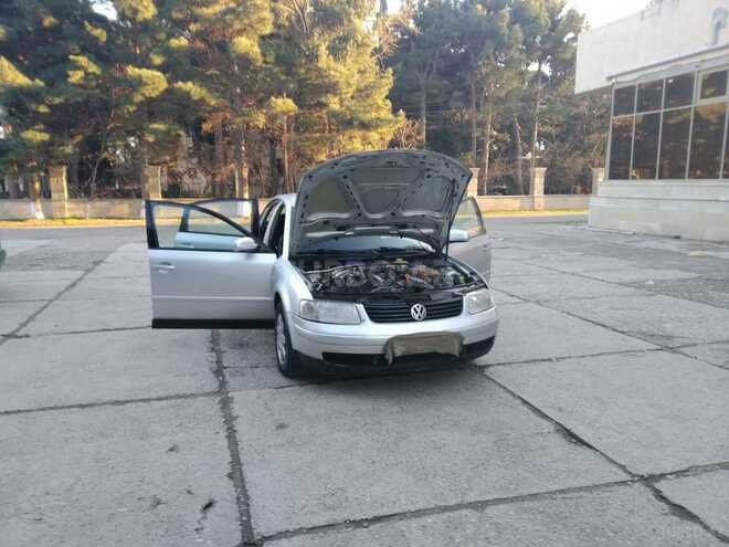 Volkswagen Passat 1999, 293,251 km - 1.8 l - Bakı