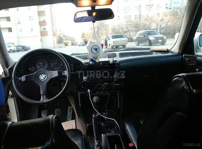 BMW 520 1990, 380,000 km - 2.0 l - Sumqayıt