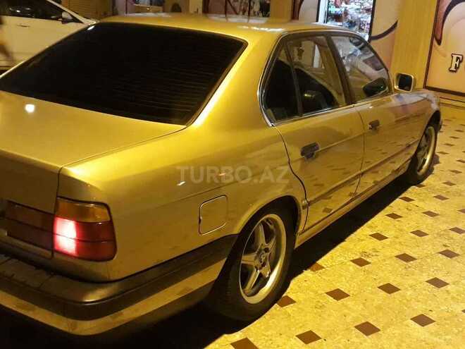 BMW 520 1990, 380,000 km - 2.0 l - Sumqayıt