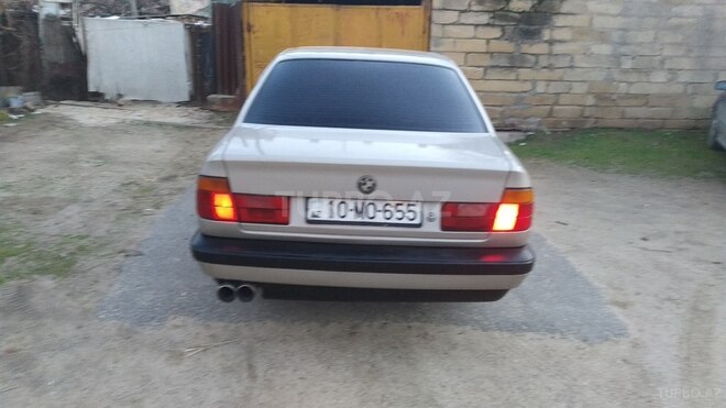 BMW 520 1990, 380,000 km - 2.0 l - Sumqayıt