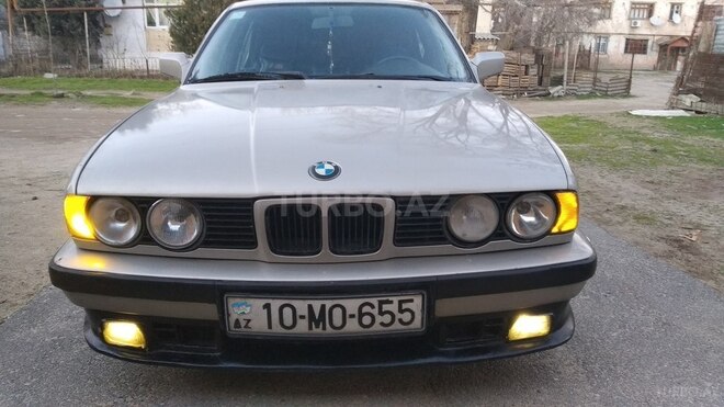 BMW 520 1990, 380,000 km - 2.0 l - Sumqayıt