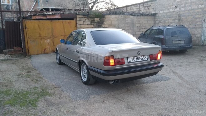 BMW 520 1990, 380,000 km - 2.0 l - Sumqayıt