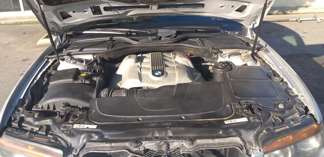BMW 745 2002, 350,000 km - 3.5 l - Qax