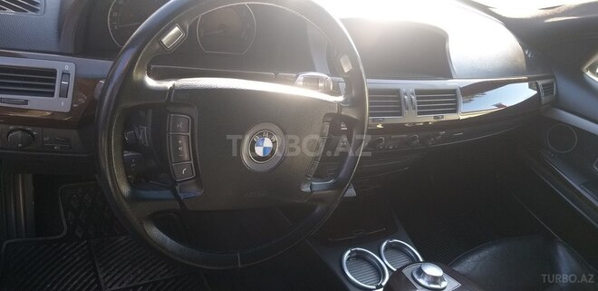 BMW 745 2002, 350,000 km - 3.5 l - Qax