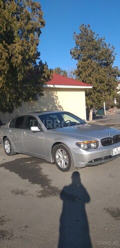 BMW 745 2002, 350,000 km - 3.5 l - Qax