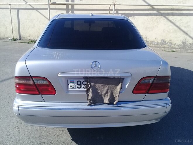 Mercedes E 270 2000, 300,000 km - 2.7 l - Bakı
