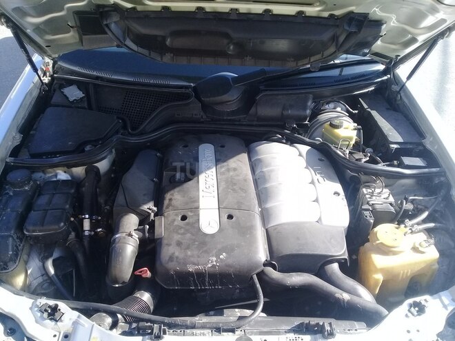Mercedes E 270 2000, 300,000 km - 2.7 l - Bakı