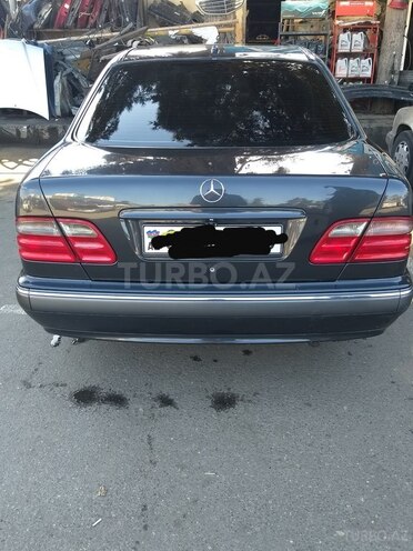Mercedes E 240 2001, 111,111 km - 2.4 л - Bakı