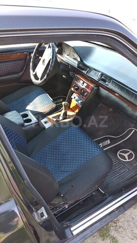 Mercedes E 200 1991, 702,328 km - 2.0 l - Cəbrayıl
