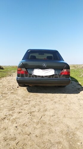 Mercedes E 200 1991, 702,328 km - 2.0 l - Cəbrayıl