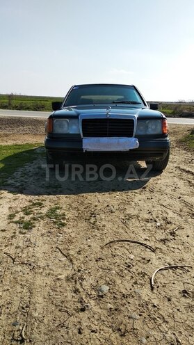 Mercedes E 200 1991, 702,328 km - 2.0 l - Cəbrayıl