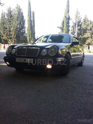Mercedes E 230 1995, 300,000 km - 2.3 l - Yevlax