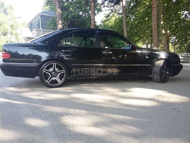 Mercedes E 230 1995, 300,000 km - 2.3 l - Yevlax