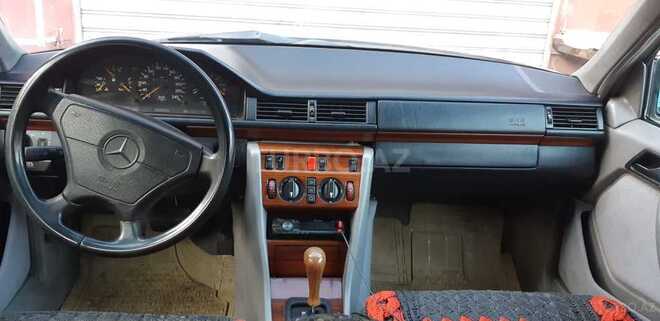 Mercedes E 220 1994, 348,000 km - 2.2 l - Bakı