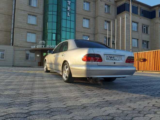 Mercedes E 240 2000, 230,000 km - 2.4 l - Bakı