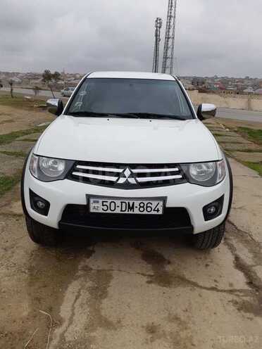 Mitsubishi L200 2015, 113,000 km - 2.5 l - Bakı
