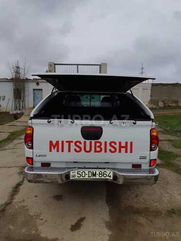 Mitsubishi L200 2015, 113,000 km - 2.5 l - Bakı