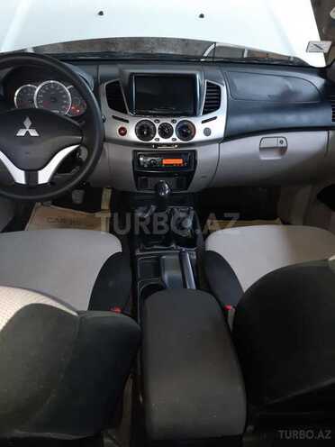 Mitsubishi L200 2015, 113,000 km - 2.5 l - Bakı