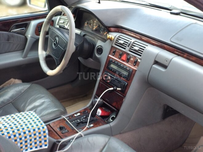 Mercedes E 300 1998, 200,000 km - 3.0 l - Bakı