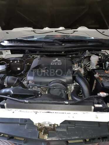 Mitsubishi L200 2015, 113,000 km - 2.5 l - Bakı