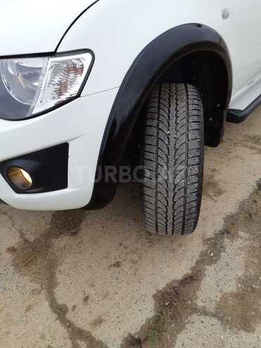 Mitsubishi L200 2015, 113,000 km - 2.5 l - Bakı