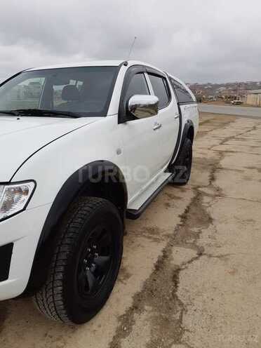 Mitsubishi L200 2015, 113,000 km - 2.5 l - Bakı