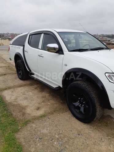 Mitsubishi L200 2015, 113,000 km - 2.5 l - Bakı