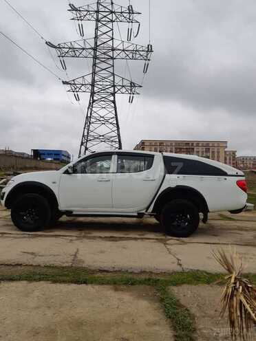 Mitsubishi L200 2015, 113,000 km - 2.5 l - Bakı