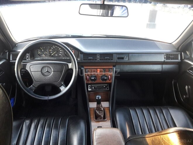 Mercedes E 200 1990, 453,000 km - 2.0 л - Göyçay