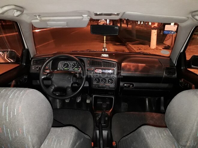 Volkswagen Golf 1997, 360,000 km - 1.8 l - Sumqayıt