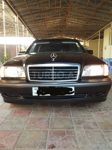 Mercedes C 220 2000, 266,000 km - 2.2 л - Biləsuvar