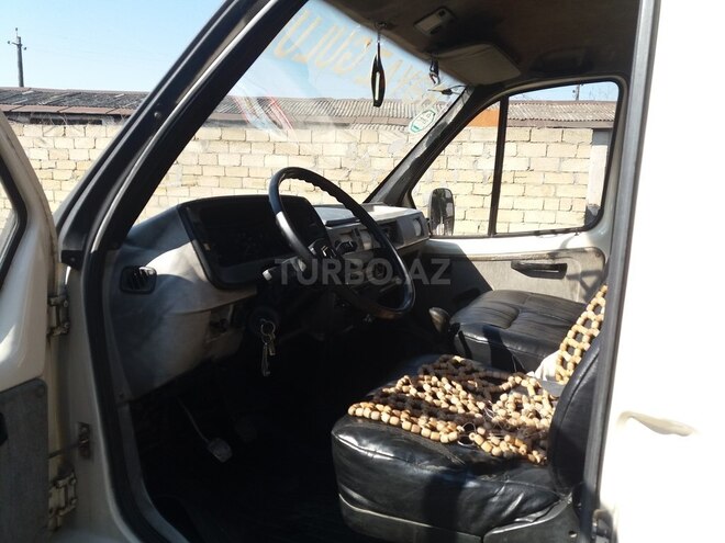 GAZ 3302-744 2002, 46,500 km - 2.3 l - Qax