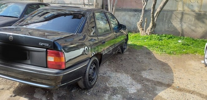 Opel Vectra 1991, 388,400 km - 2.0 l - Bakı