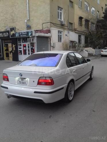 BMW 525 2001, 282,000 km - 2.5 l - Bakı