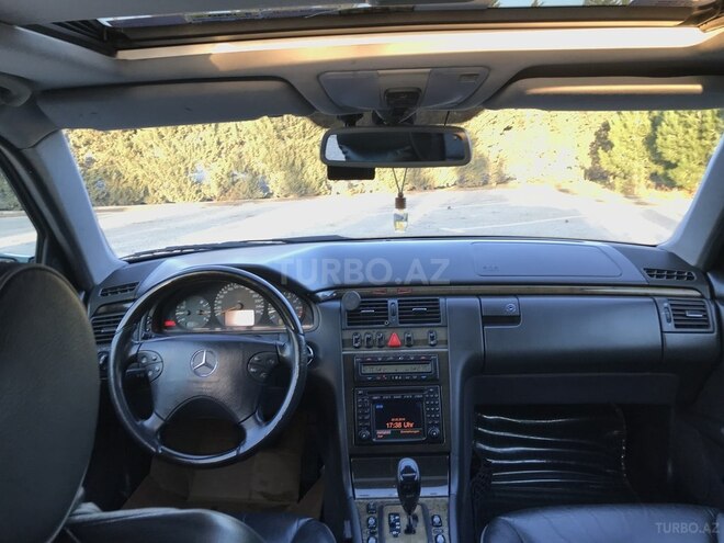 Mercedes E 240 2001, 197,896 km - 2.6 l - Bakı