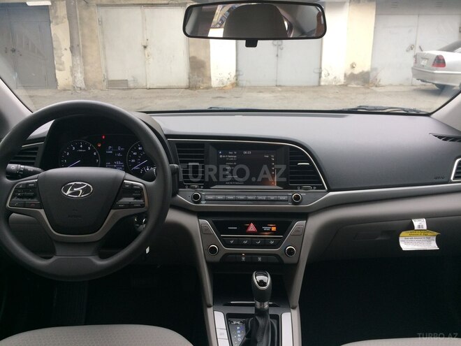 Hyundai Elantra 2016, 8,000 km - 2.0 l - Bakı