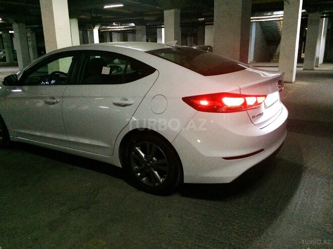 Hyundai Elantra 2016, 8,000 km - 2.0 l - Bakı