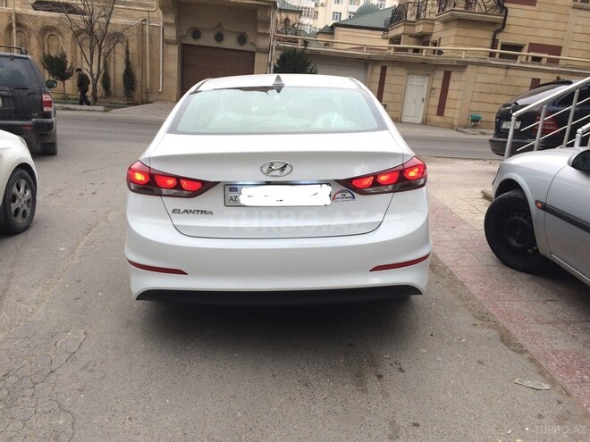 Hyundai Elantra 2016, 8,000 km - 2.0 l - Bakı